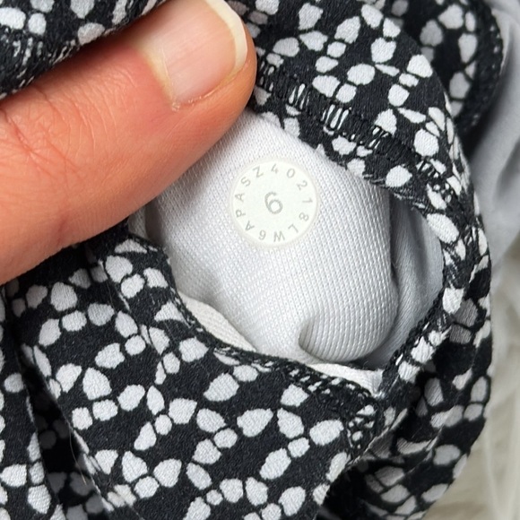 Lululemon Align Crop *21" Monochromic Ice Grey Black - Picture 5 of 8